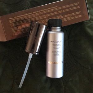 Hourglass immaculate liquid foundation